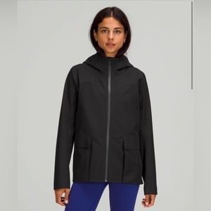 NWT Lululemon Stretch Seal Relaxed Rain Jacket